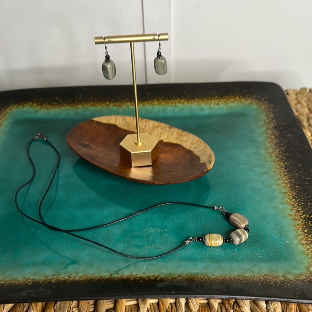 Elegant Tiger’s Eye Black and Silver Necklace and Earring Set‎